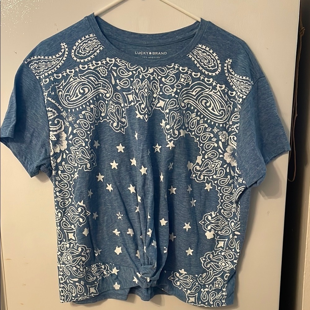 Lucky Brand Women's L Blue Handkerchief Print T Shirt Top Knot Front NWOT